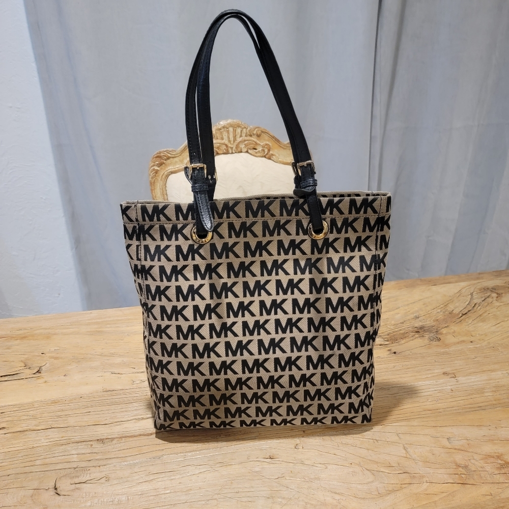 Michael Kors Jet Set Tote